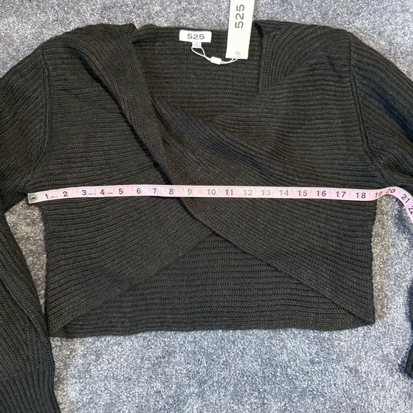NWT 525 America Black Twist Top V-Neck Sweater Women Medium - Picture 3 of 7